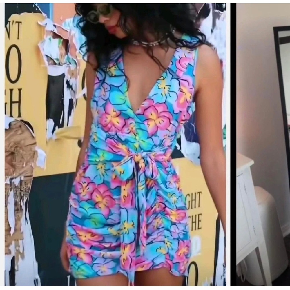 For Love &‎ Lemons Yasmin Floral Mini Dress Blue Pink Plunge V-Neck Large NWT